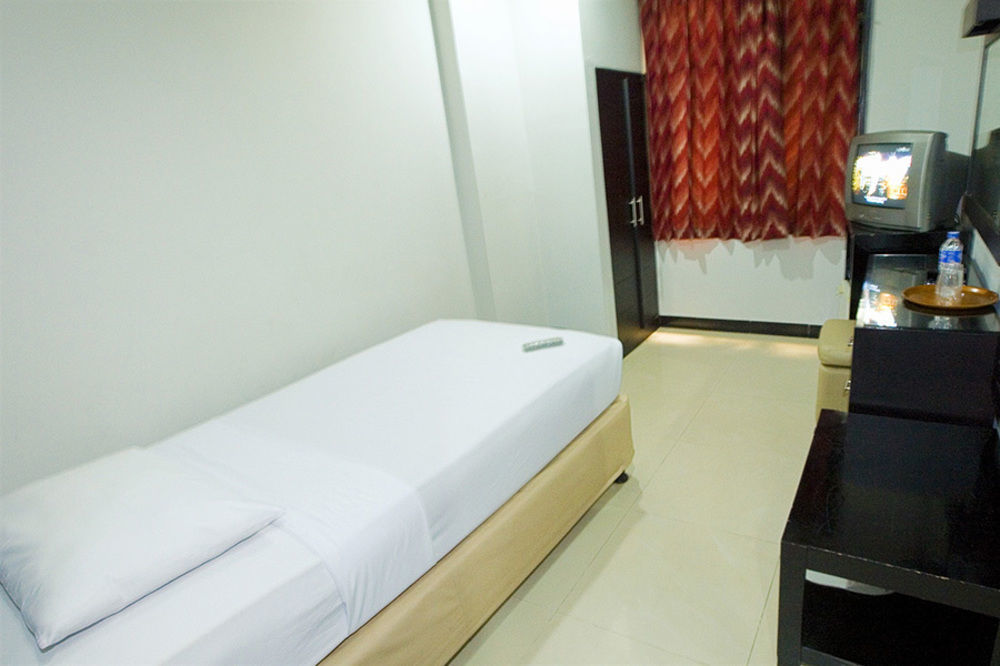 Hotel Celebes Makassar Dış mekan fotoğraf
